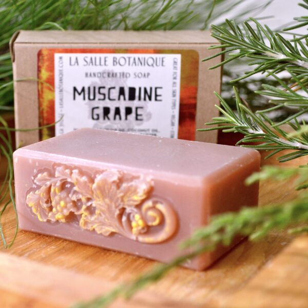 Artisan natural soap with American native grape juice for dry and irritated skin by La Salle BOTANIQUE