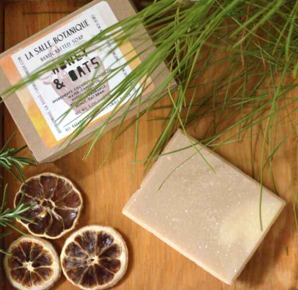 Handcrafted natural soap with Honey and Oats for skin nourishment by La Salle BOTANIQUE