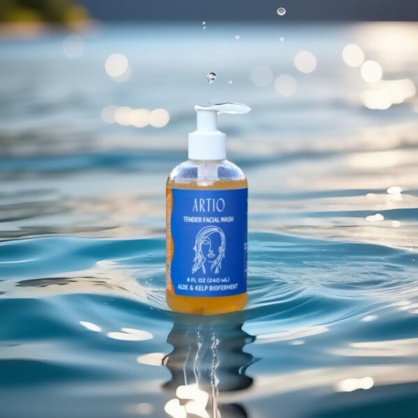 ARTIO BEAUTY Facial Wash with seaweed and aloe vera ferments. Designed for oily and sensitive skin by La Salle BOTANIQUE